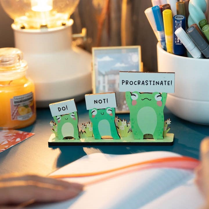 Dapple & Dot Wooden Pop Out Card | Do Not Procrastinate Frogs